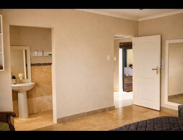 4 BEDROOM HOUSE FOR SALE IN FLAMINGO VLEI
